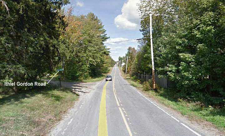 Entrance to Ithiel Gordon Road from Route 41 (zoo is on the right)