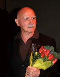 Murray Louis receives Honorary Doctorate. Click photo to see a slide show gallery of the event.